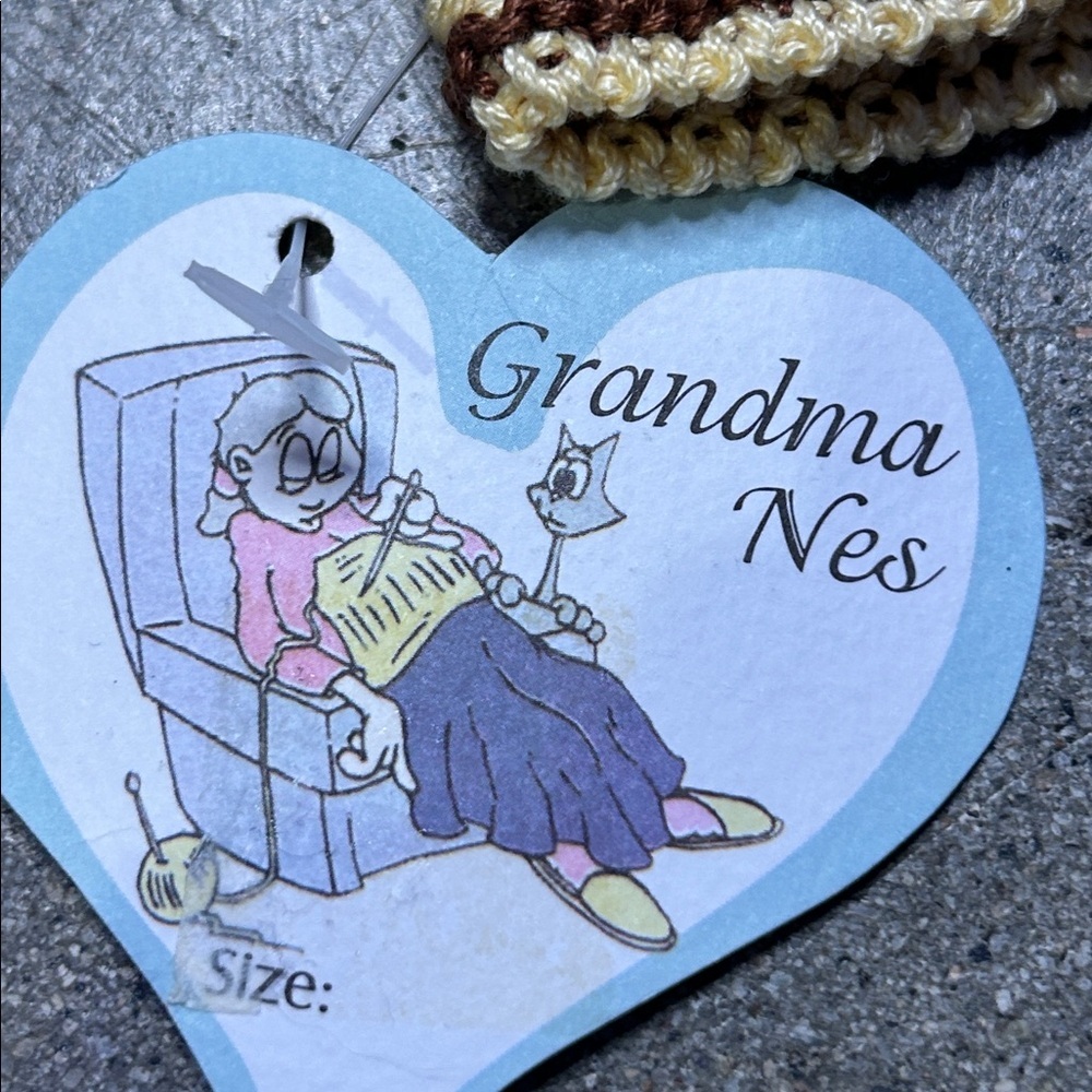 Grandma Nes Hand-Knit Brown Baby Pants with Cream Trim - Picture 4 of 6